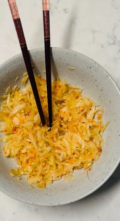 WIETNAMSKA SURÓWKA Z PŁATKAMI CHILLI - 540ml